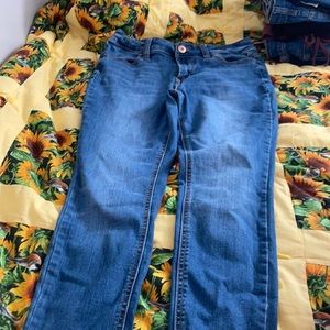 rue 21. jeans. size 6 short